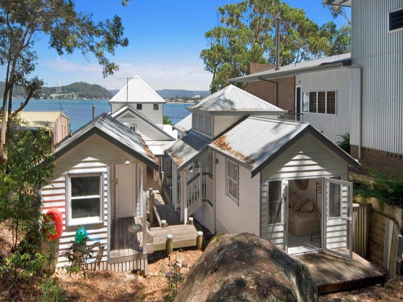 9 Hardys Bay Parade, Hardys Bay NSW 2257