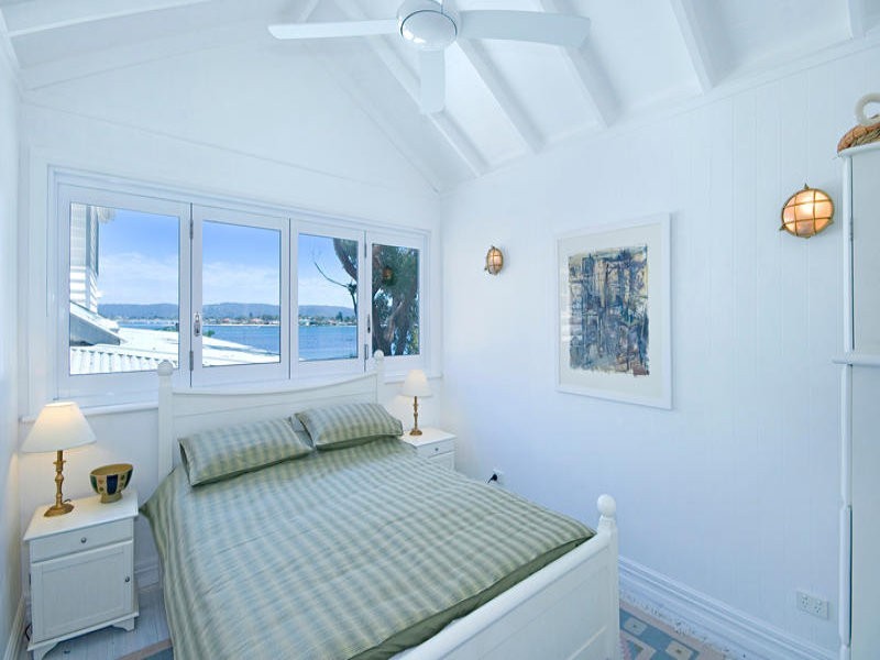 9 Hardys Bay Parade, Hardys Bay NSW 2257