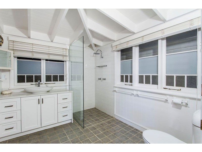 9 Hardys Bay Parade, Hardys Bay NSW 2257