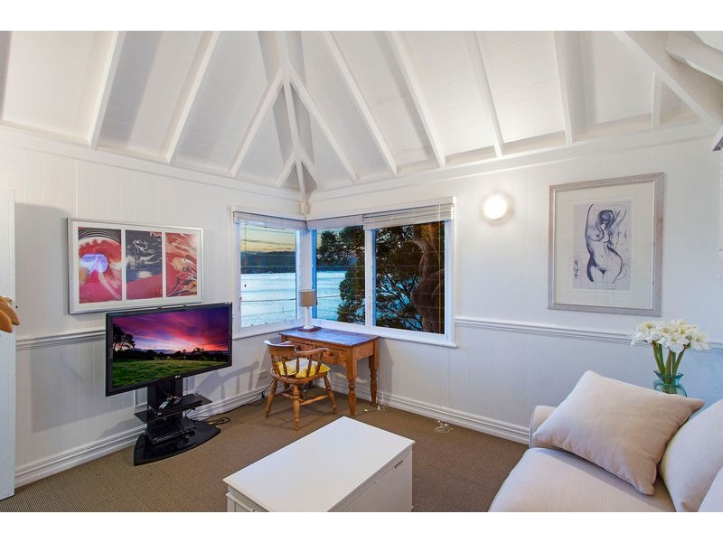 9 Hardys Bay Parade, Hardys Bay NSW 2257