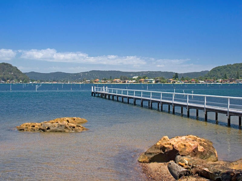 9 Hardys Bay Parade, Hardys Bay NSW 2257