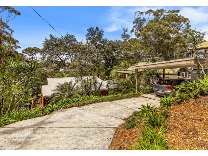 11 Easter Parade, North Avoca NSW 2260