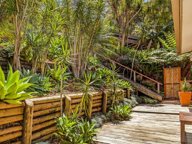 11 Easter Parade, North Avoca NSW 2260