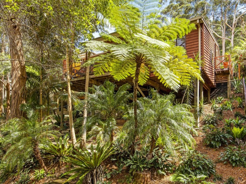 11 Easter Parade, North Avoca NSW 2260