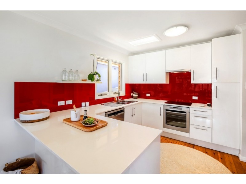 8 Pretty Beach Road, Pretty Beach NSW 2257