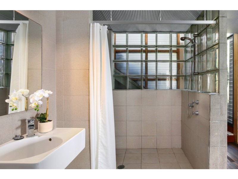 13 Hardys Bay Pde, Killcare NSW 2257