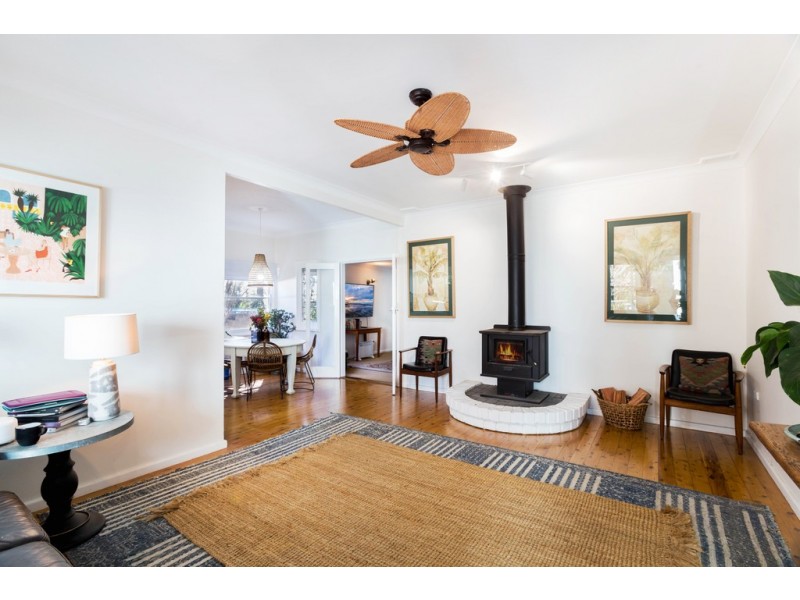 12 Maitland Bay Drive, Killcare Heights NSW 2257