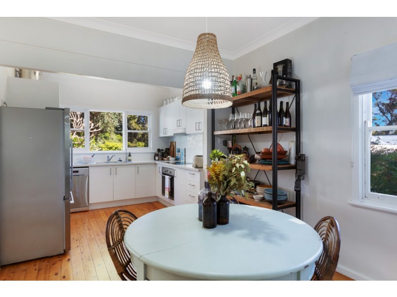 12 Maitland Bay Drive, Killcare Heights NSW 2257