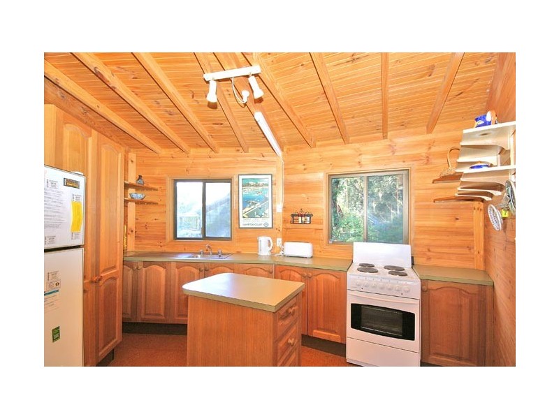 38 Heath Road, Hardys Bay NSW 2257