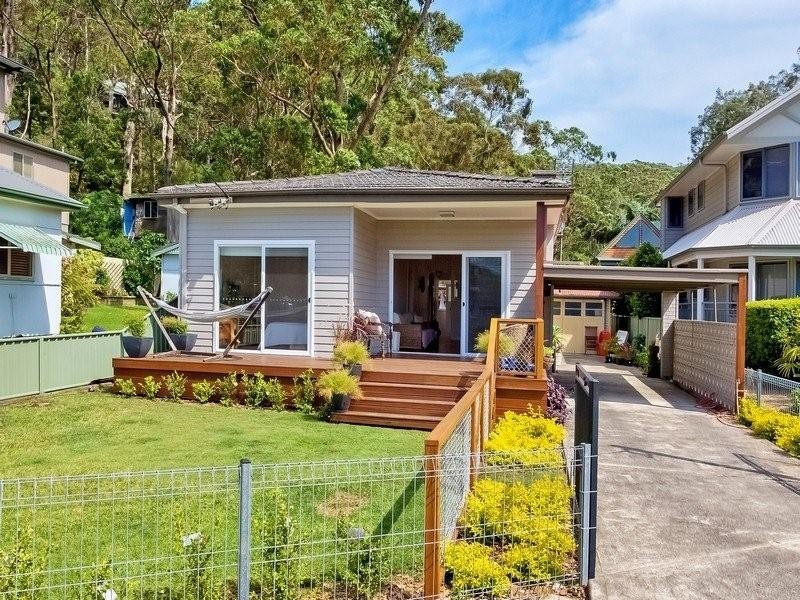 106 Araluen Drive, Hardys Bay NSW 2257