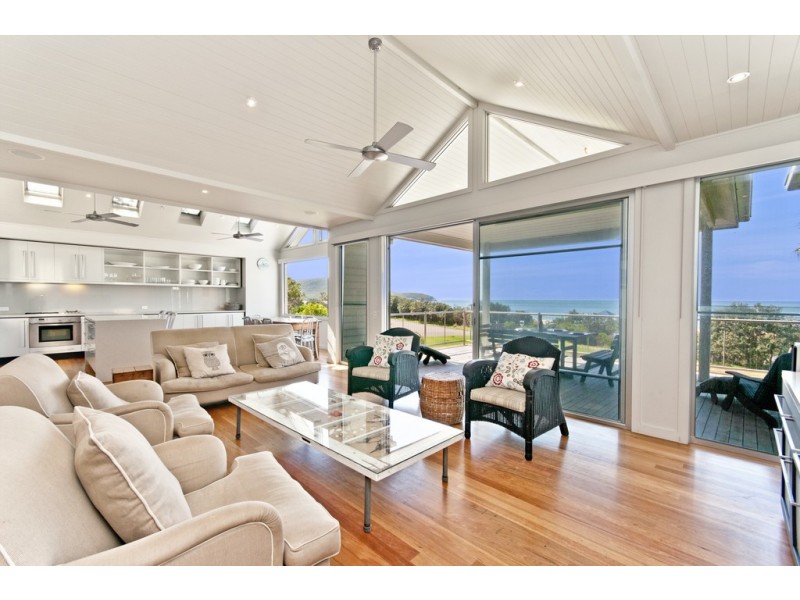 74 Beach Drive, Killcare NSW 2257
