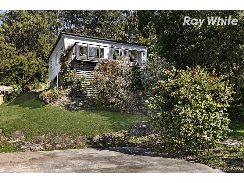90 Araluen Drive, Hardys Bay NSW 2257