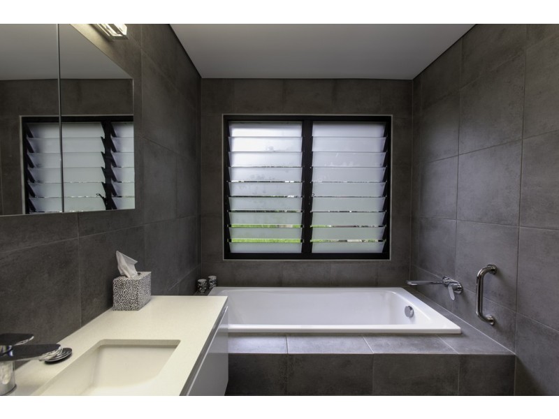 76 Heath Road, Hardys Bay NSW 2257