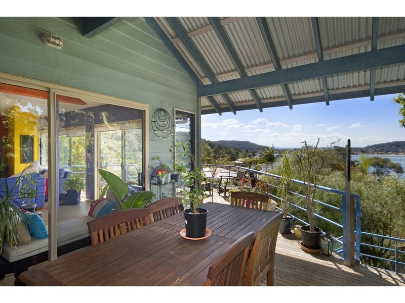 28  High View Rd, Pretty Beach NSW 2257