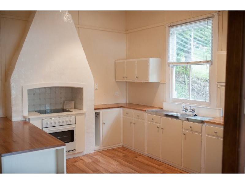 6 Otella Place, Hardys Bay NSW 2257