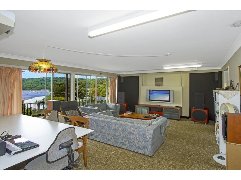 27 Heath Rd, Hardys Bay NSW 2257