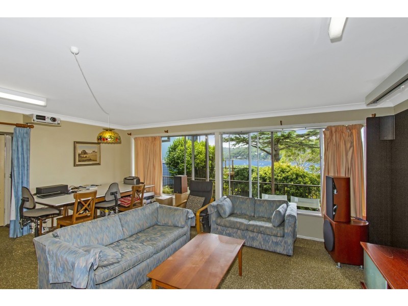 27 Heath Rd, Hardys Bay NSW 2257