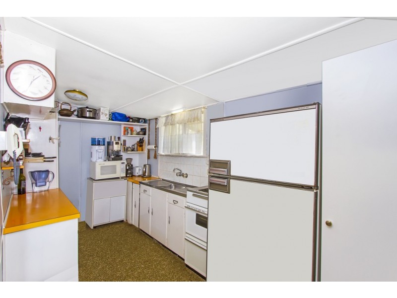 27 Heath Rd, Hardys Bay NSW 2257