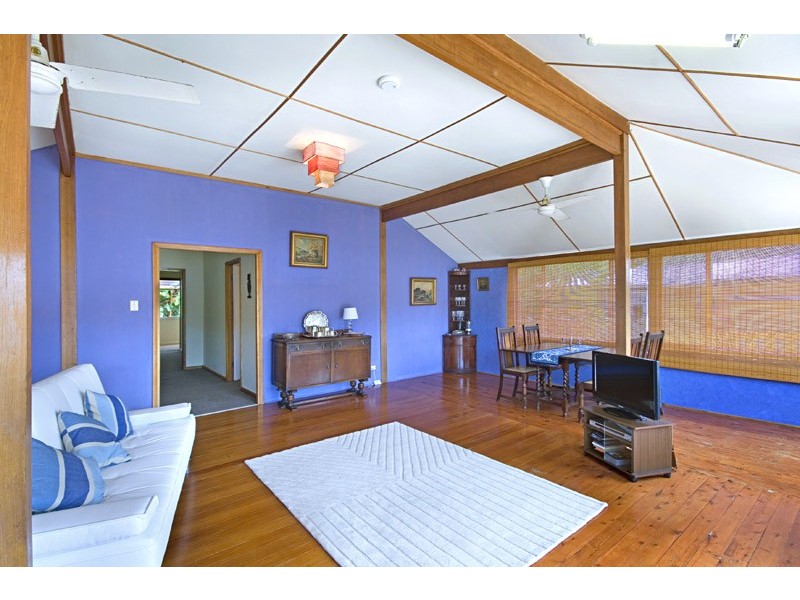 134 Araluen Dr, Hardys Bay NSW 2257