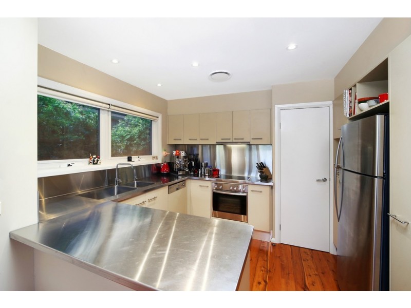 108 Araluen Dr, Hardys Bay NSW 2257