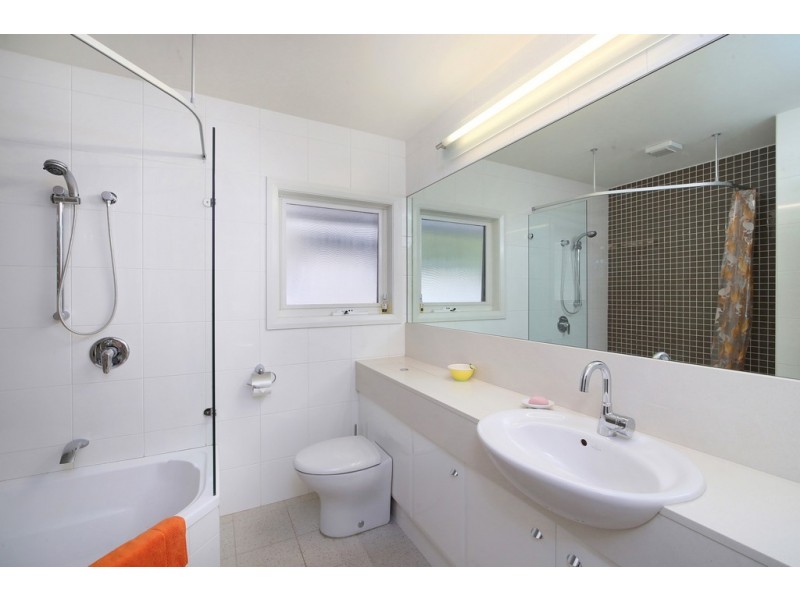 108 Araluen Dr, Hardys Bay NSW 2257