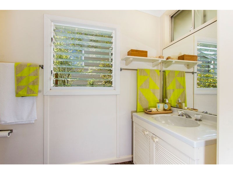 76 Araluen Drive, Hardys Bay NSW 2257