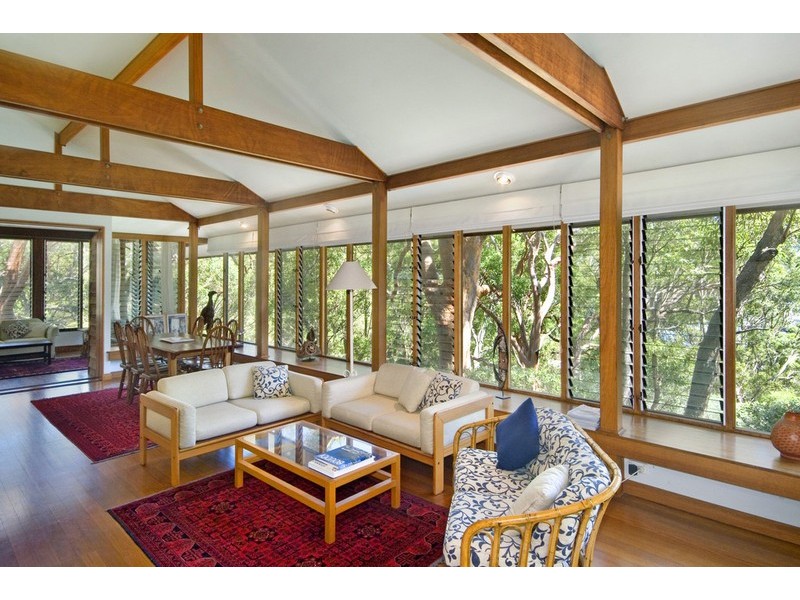 10 Flora Ave, Hardys Bay NSW 2257