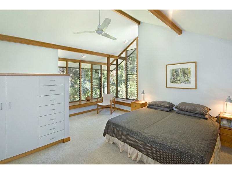 10 Flora Ave, Hardys Bay NSW 2257