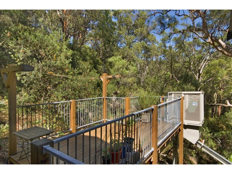 10 Flora Ave, Hardys Bay NSW 2257