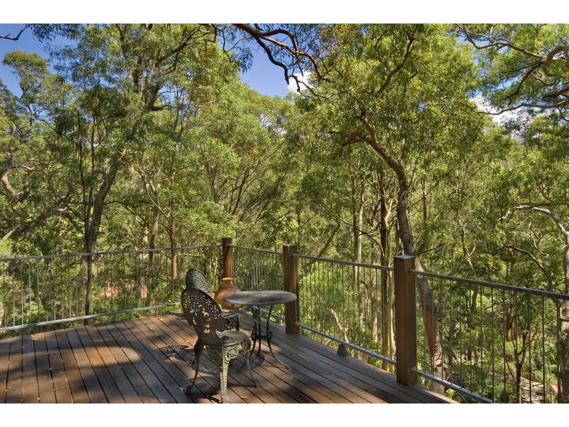 10 Flora Ave, Hardys Bay NSW 2257