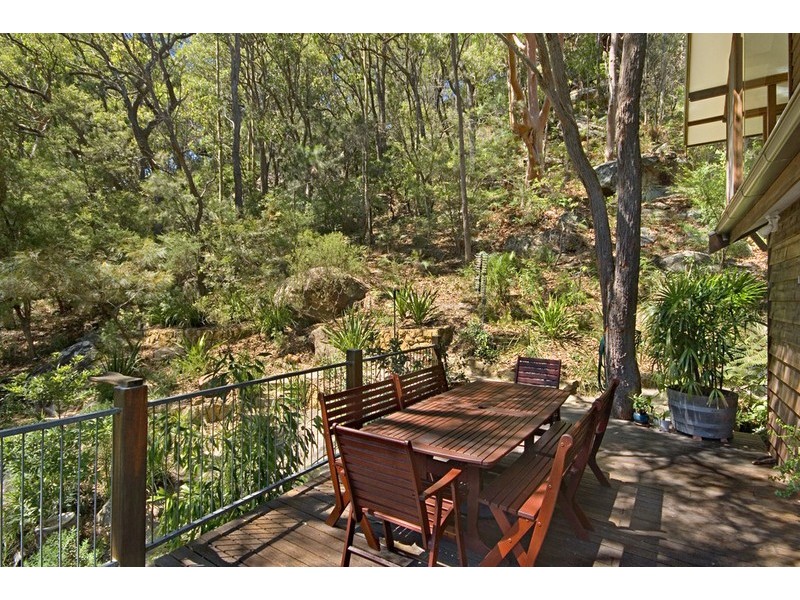 10 Flora Ave, Hardys Bay NSW 2257