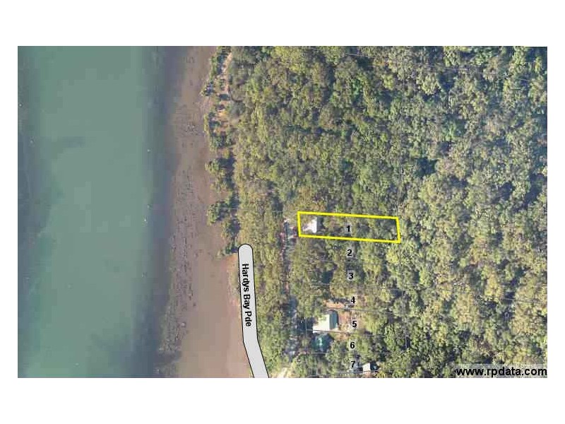 1 Hardys Bay Pde, Hardys Bay NSW 2257