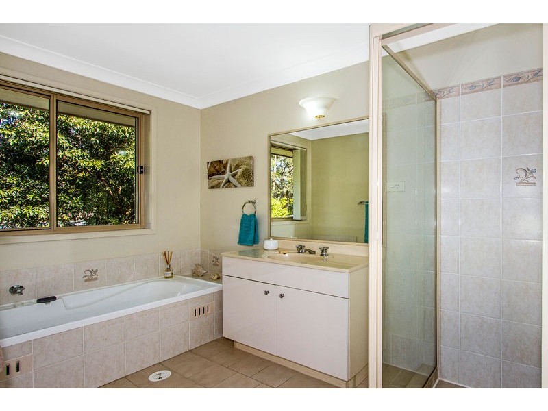 30 Wards Hill Rd, Killcare Heights NSW 2257