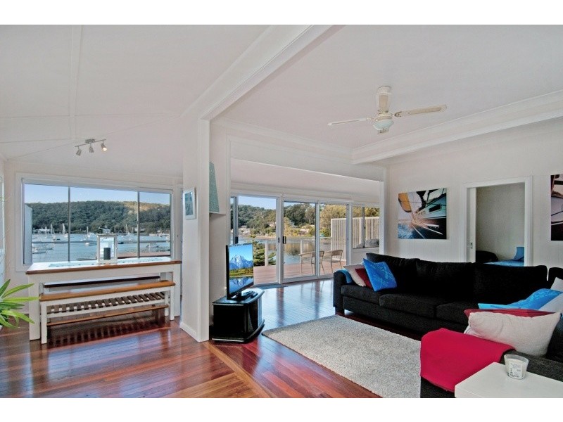 144 Araluen Drive, Hardys Bay NSW 2257