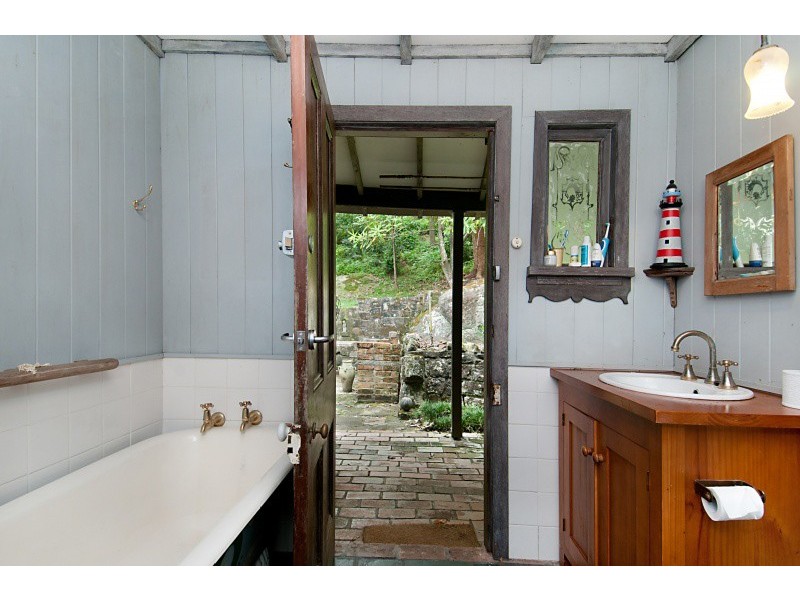 1 Putty Beach Drive, Killcare NSW 2257