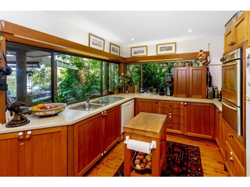 16 Nukara Avenue, Hardys Bay NSW 2257