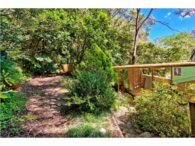 16 Nukara Avenue, Hardys Bay NSW 2257