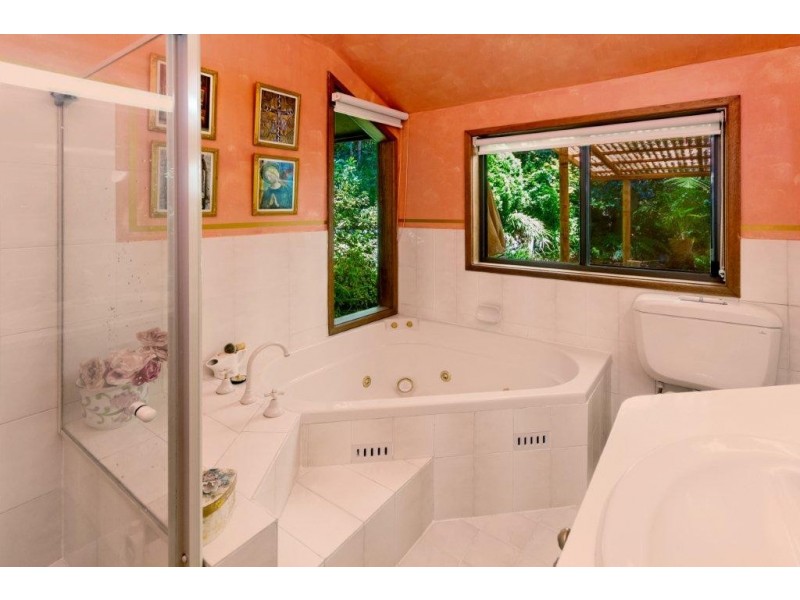 16 Nukara Avenue, Hardys Bay NSW 2257