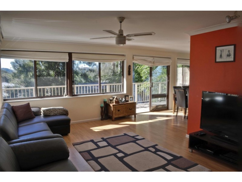 37 Hillcrest Road, Empire Bay NSW 2257