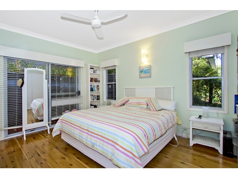 19 Hardys Bay Pde, Killcare NSW 2257