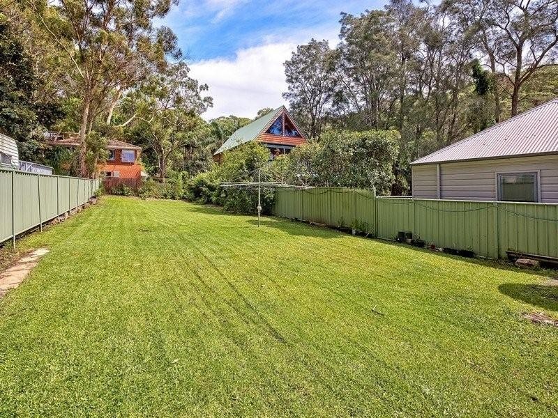 106 Araluen drive, Hardys Bay NSW 2257