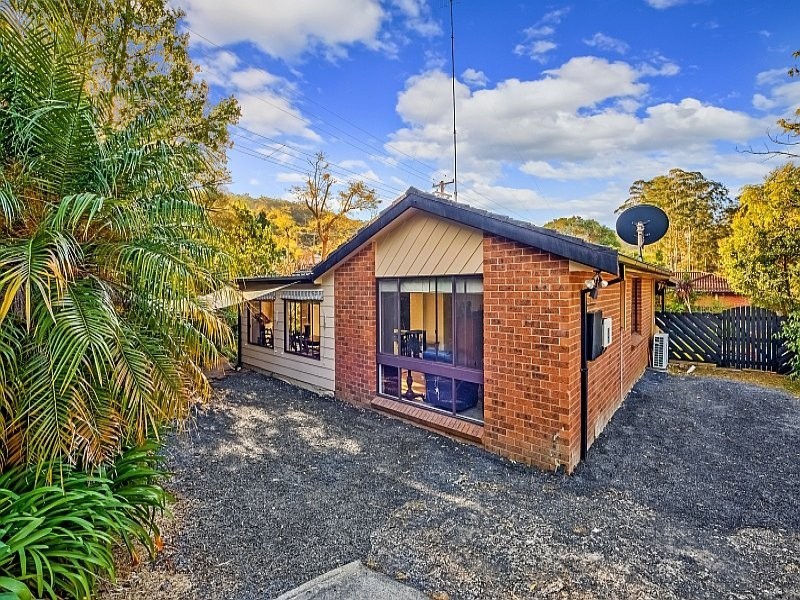 1 Willow Road, Springfield NSW 2250