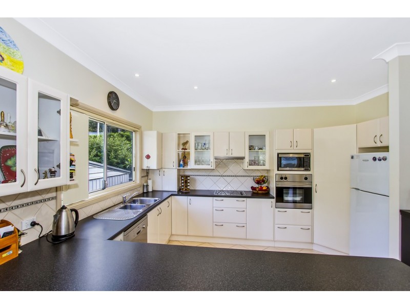 116 Araluen Drive, Hardys Bay NSW 2257