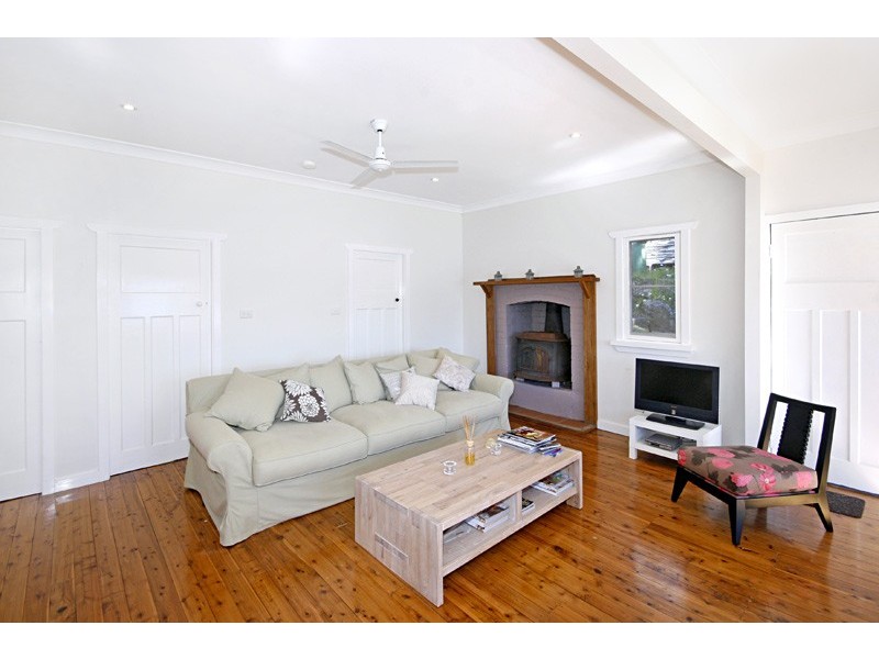 90 Araluen Drive, Hardys Bay NSW 2257