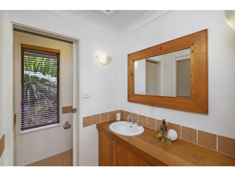 128 Lake Shore Drive, North Avoca NSW 2260