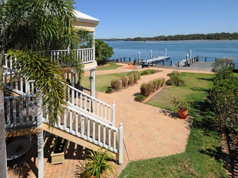 48 Palm Terrace, Yamba NSW 2464