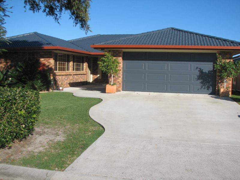 25 The Peninsula, Yamba NSW 2464
