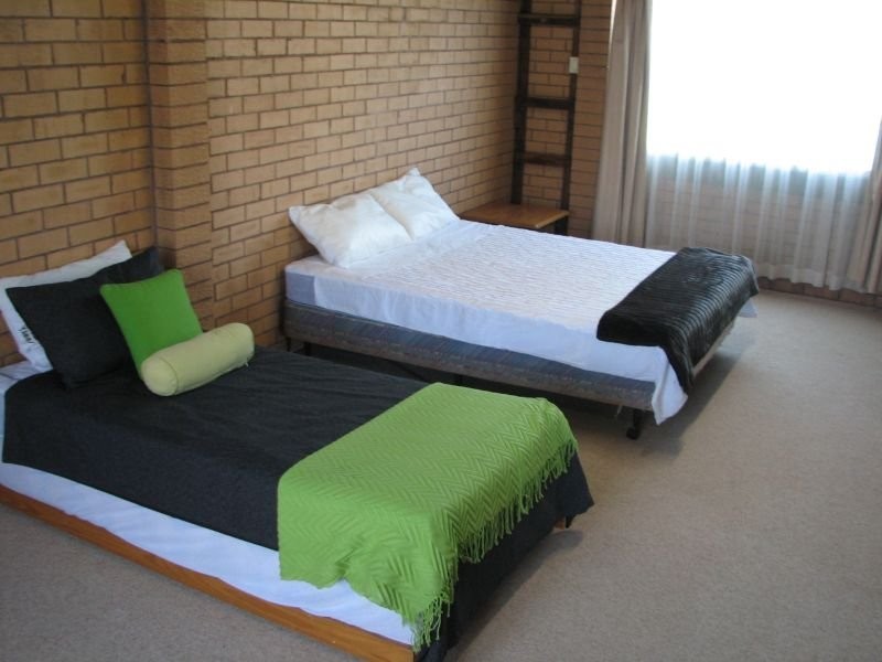 15 Endeavour Street, Yamba NSW 2464