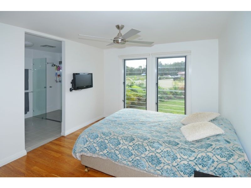 24 William Avenue, Yamba NSW 2464