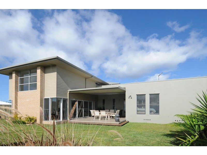 24 William Avenue, Yamba NSW 2464